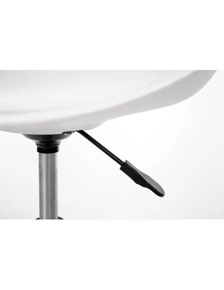 Svängbar stol i vit plast - Ergonomisk design för alla åldrar